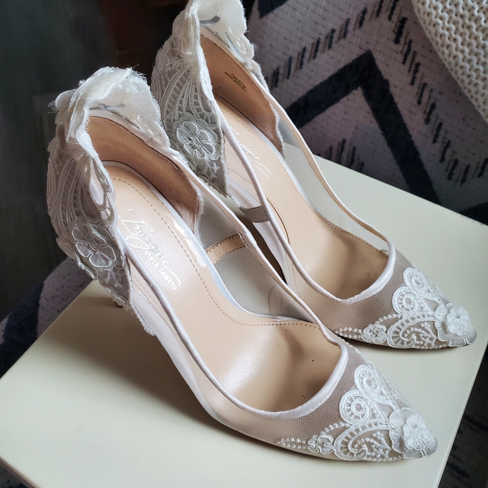 BHLDN Imagine Vince Camuto White Floral Lace 4in Heels size 7